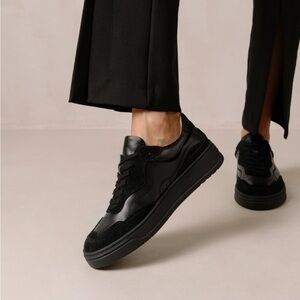 Alohas black leather sneakers
